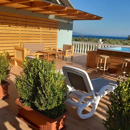 Irini'S Guesthouse Qeparo Eksteriør bilde