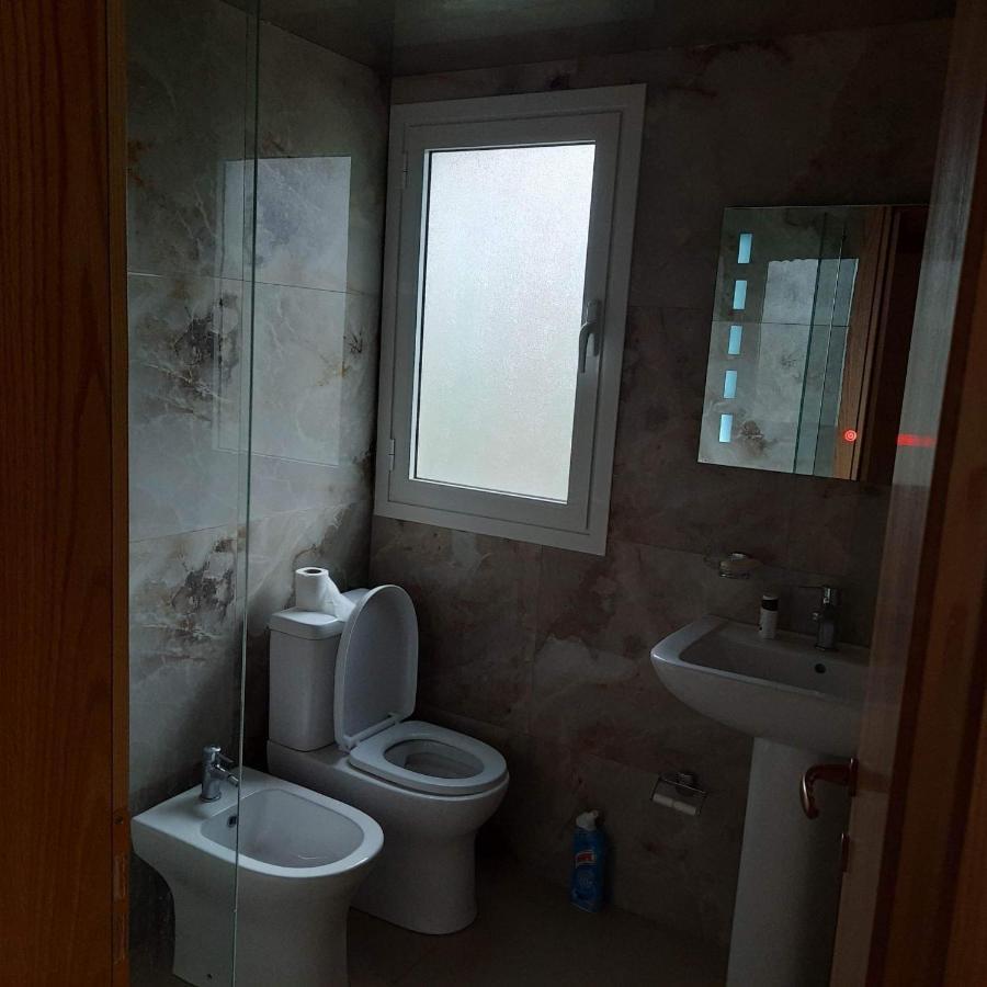 Irini'S Guesthouse Qeparo Eksteriør bilde