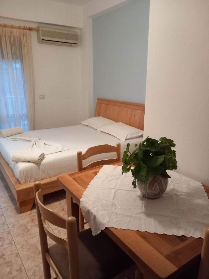 Irini'S Guesthouse Qeparo Eksteriør bilde
