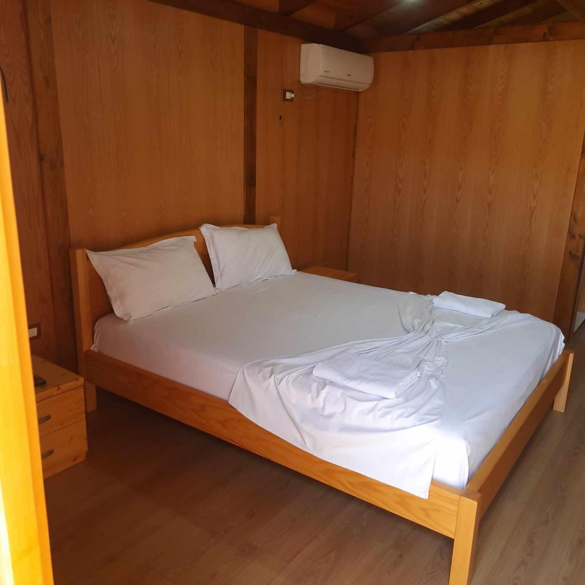 Irini'S Guesthouse Qeparo Eksteriør bilde