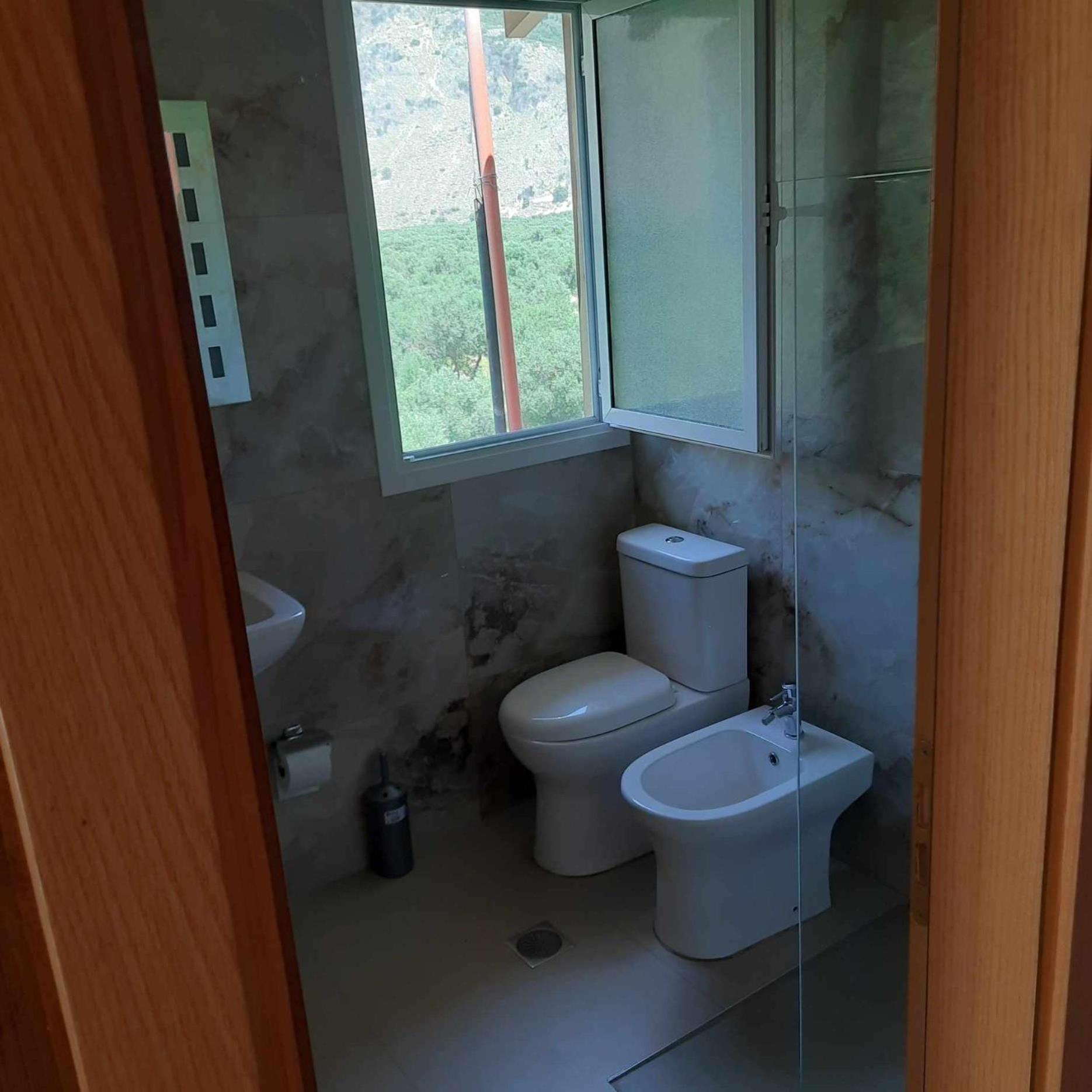 Irini'S Guesthouse Qeparo Eksteriør bilde